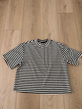 SUMWON Women’s Black White Striped Short Sleeve Top‎ Size S Ribbed Knit Stretch